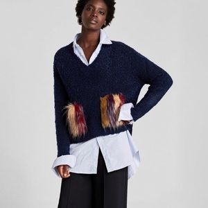 Zara v neck sweater with faux fur pockets